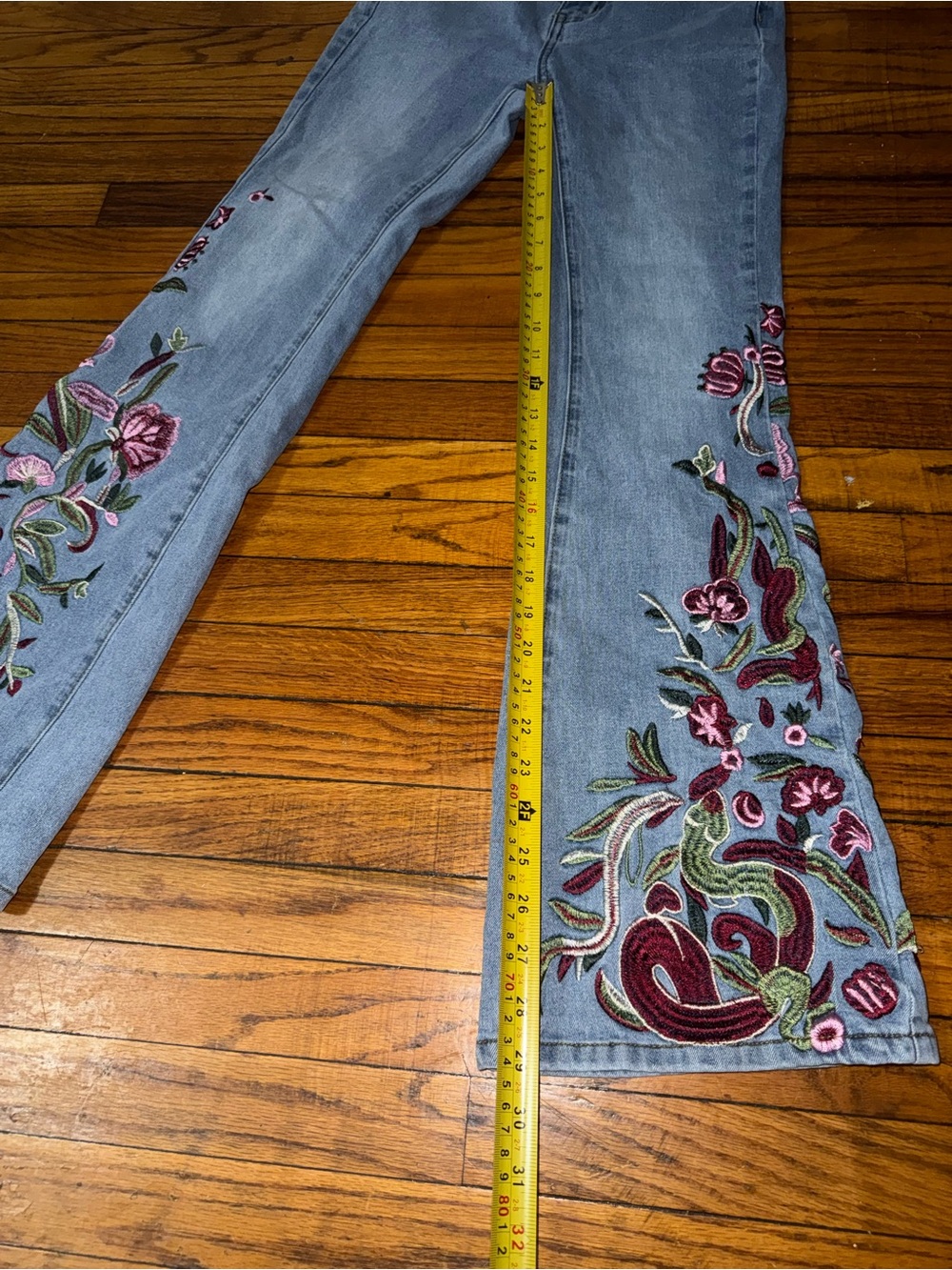 ROMWE Floral Embroidered Flare Jeans Size 4 Light Wash Boho Y2K Festival - Picture 5 of 12